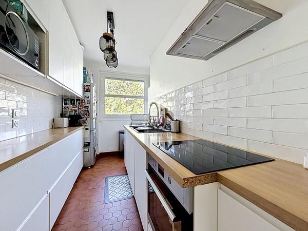 Appartement A vendre à Suresnes 3 pièce(s) 61.6 m2