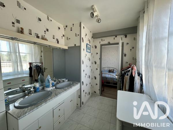 Maison à vendre 5 pièces 138 m² Brain-sur-Allonnes