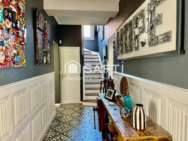 MAISON BOURGEOISE ENTIEREMENT RENOVEE