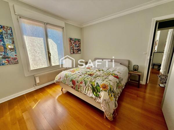 MAISON BOURGEOISE ENTIEREMENT RENOVEE