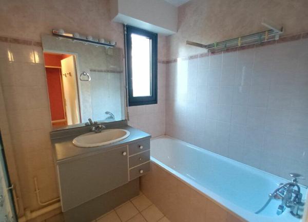 Appartement à vendre    4 pièces • 83,79 m2 Châtillon