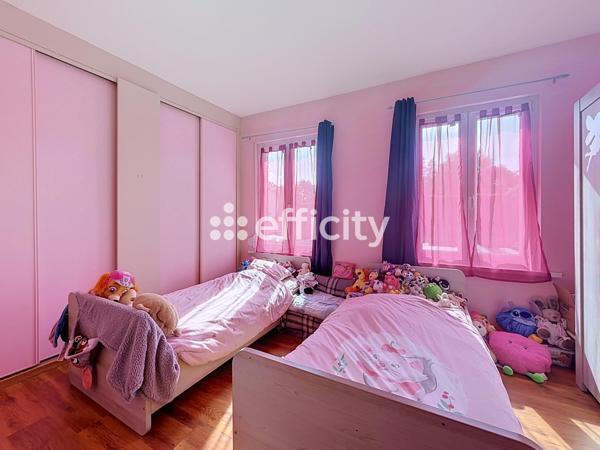 Maison
         4 pièces
        - 115 m² 269 000 € *