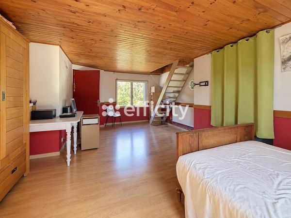 Maison
         4 pièces
        - 115 m² 269 000 € *
