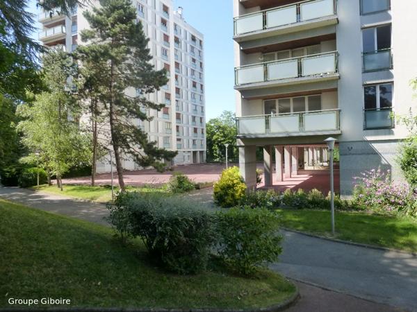Appartement T4 à louer - 82 m² (réf : 548763)