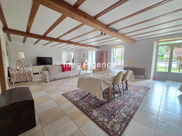 Maison à AULNAY, 17470 - 6 pièces 171m²