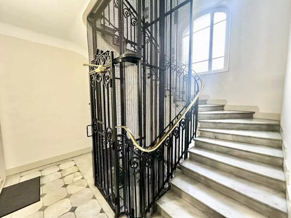 RARE À LA VENTE – Magnifique appartement haussmannien entièrement rénové en 2024