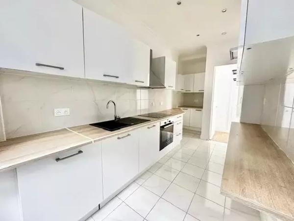 RARE À LA VENTE – Magnifique appartement haussmannien entièrement rénové en 2024