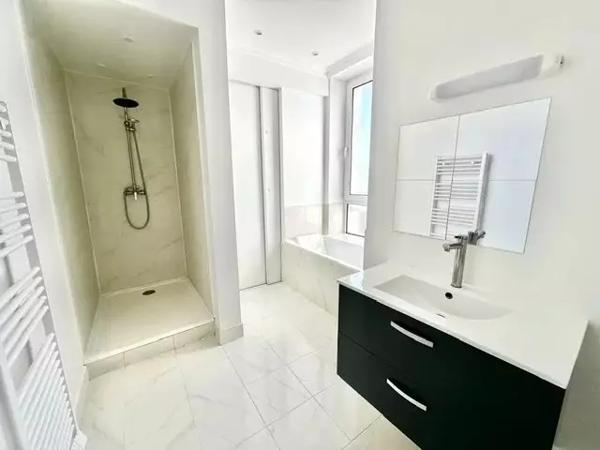 RARE À LA VENTE – Magnifique appartement haussmannien entièrement rénové en 2024