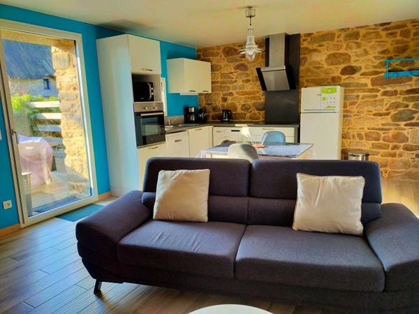 Propriete à vendre 12 pièces RIEC SUR BELON (29) Chaumières - 4 logements - Terrain de 5600m²