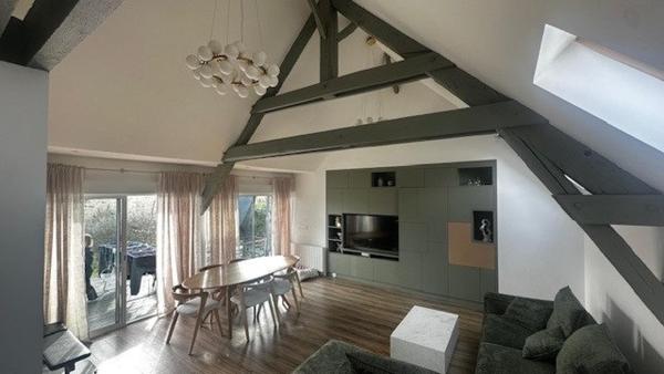 Découvrez cette charmante maison de plain pied, allian matériaux raffinés et confort absolu