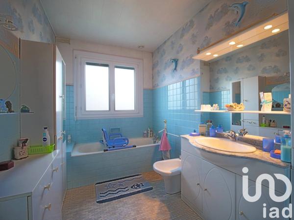 Maison 6 pièces de 135 m² à Quéven (56530)