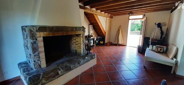 Fermette à la campagne, restaurée avec jardin