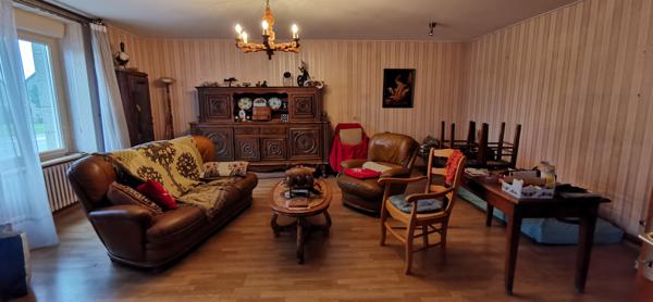 maison en pierres avec dépendances sur terrain 1200m2