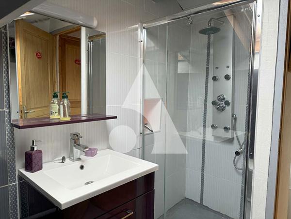 Maison 7 pièces 218 m2