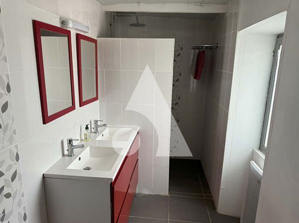 Maison 7 pièces 218 m2