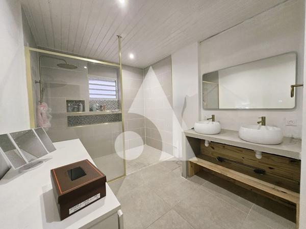 Maison 6 pièces 245 m2