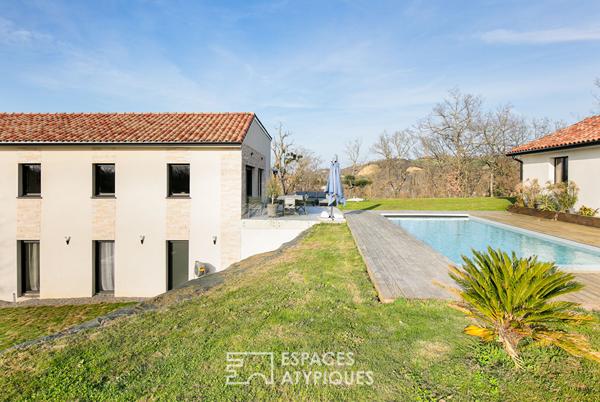 Contemporaine avec vue, piscine et parc boisé