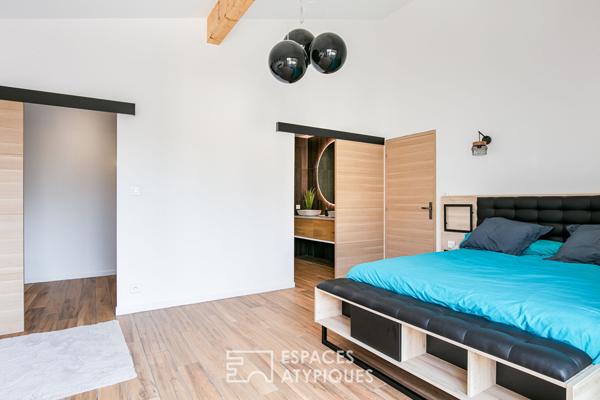 Contemporaine avec vue, piscine et parc boisé