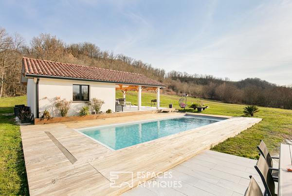 Contemporaine avec vue, piscine et parc boisé