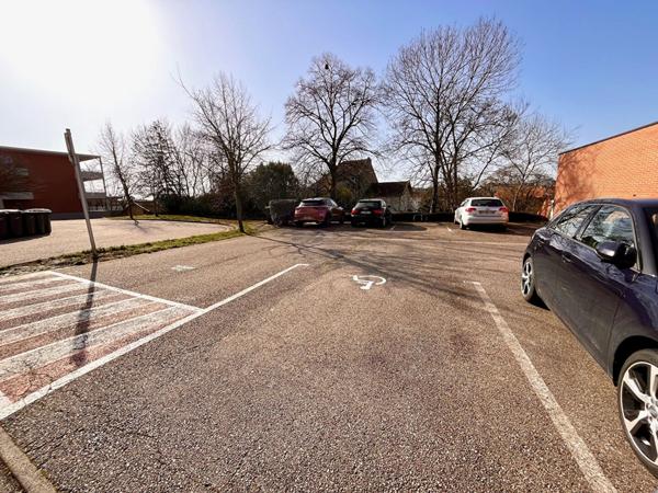 Metz Queuleu F2 avec jardin terrasse privative + parking