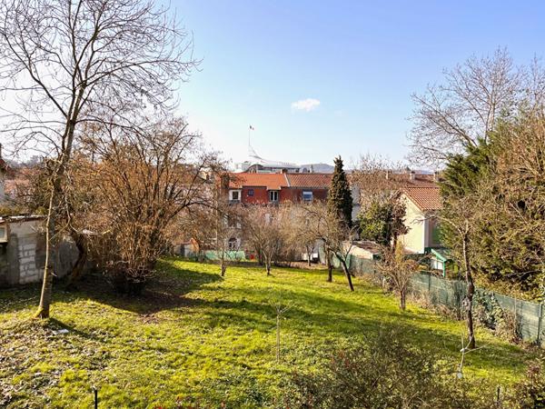 Metz Queuleu F2 avec jardin terrasse privative + parking