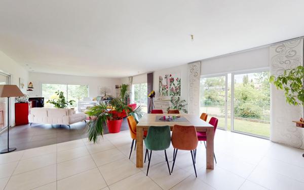 Maison à vendre    6 pièces • 228,45 m2 Trévoux