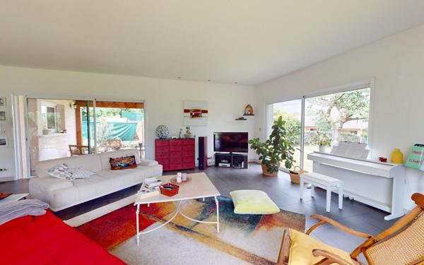 Maison à vendre    6 pièces • 228,45 m2 Trévoux