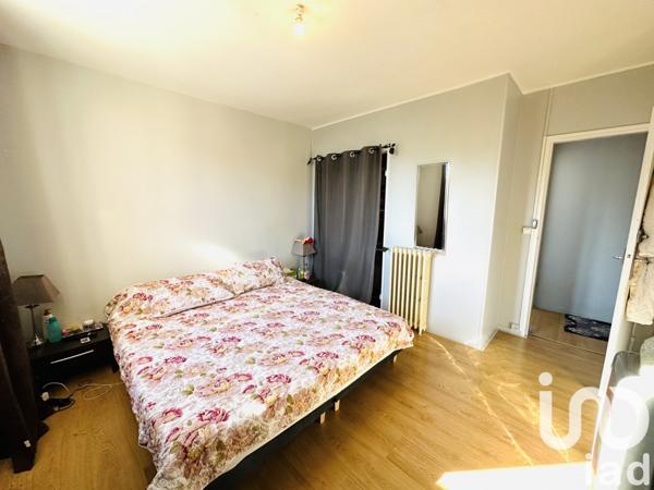 Maison 5 pièces de 90 m² à Mourenx (64150)