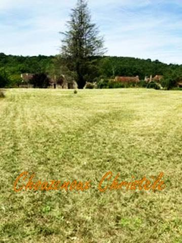 24200  Marcillac St Quentin : Terrain d'environ 1200 m2