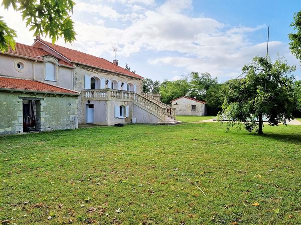 Belle propriété de 180 m2 sur 3700 m², Niort 79000