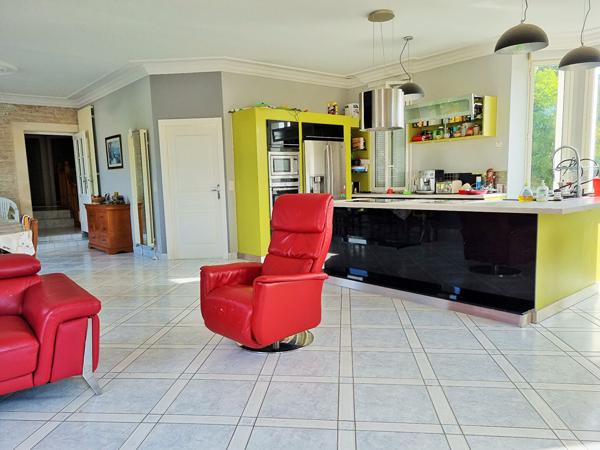 Belle propriété de 180 m2 sur 3700 m², Niort 79000