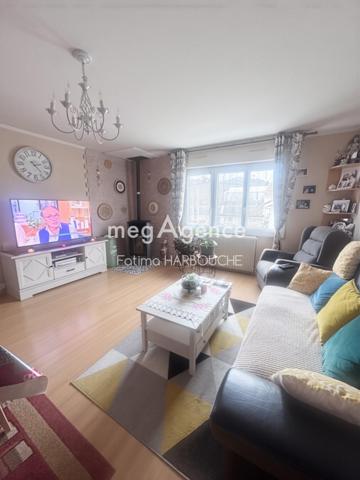 Appartement à LE CHAMBON-FEUGEROLLES, 42500 - 2 pièces 63m²