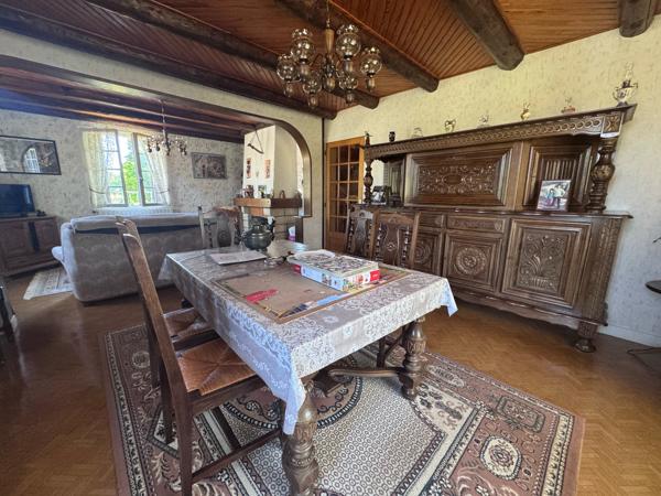 Maison indépendante avec terrain, garage et 6 chambres - vue dégagée Neussargues-Moissac (15170)