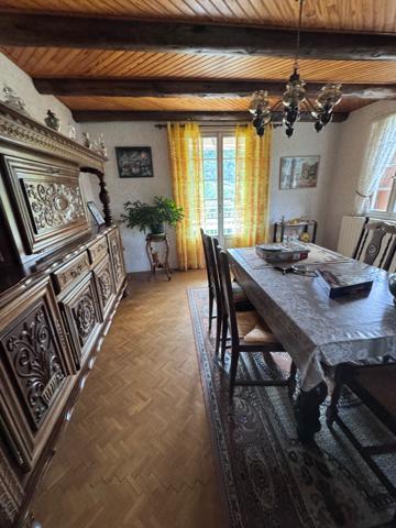 Maison indépendante avec terrain, garage et 6 chambres - vue dégagée Neussargues-Moissac (15170)