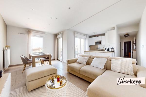 Appartement T3 récent de standing avec balcon – Centre de Saint-Laurent-de-Mure