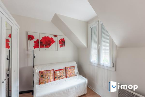 Belle maison avec extérieur