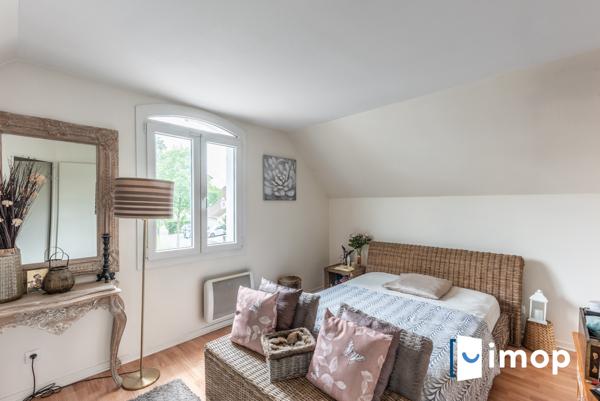 Belle maison avec extérieur