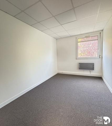 Bureau - À louer - 72 m² - RAMBOUILLET | The Door Man