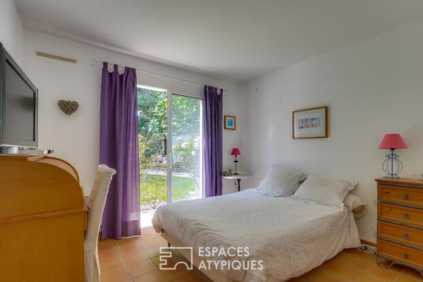 Entre pins et étang, une maison à réinventer