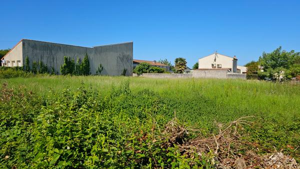 Terrain Saint Froult