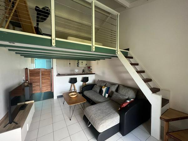 Appartement à louer 790 € CC LE GOSIER 1 pièce 25 m² DPE E