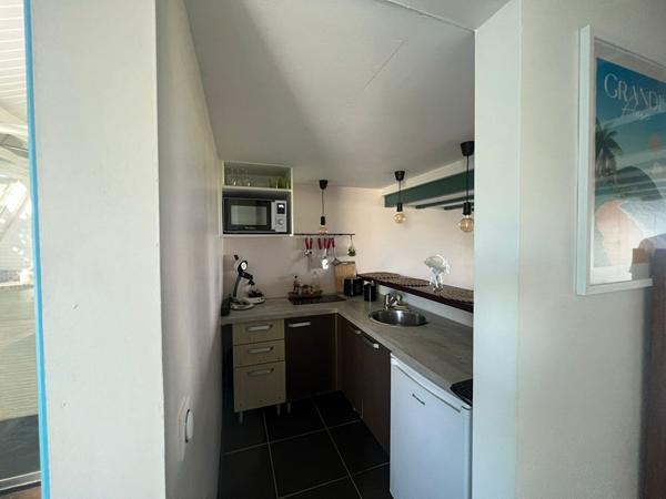 Appartement à louer 790 € CC LE GOSIER 1 pièce 25 m² DPE E