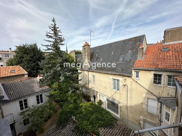 Appartement à POITIERS, 86000 - 2 pièces 89m²