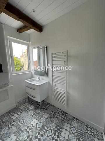 Appartement à POITIERS, 86000 - 2 pièces 89m²