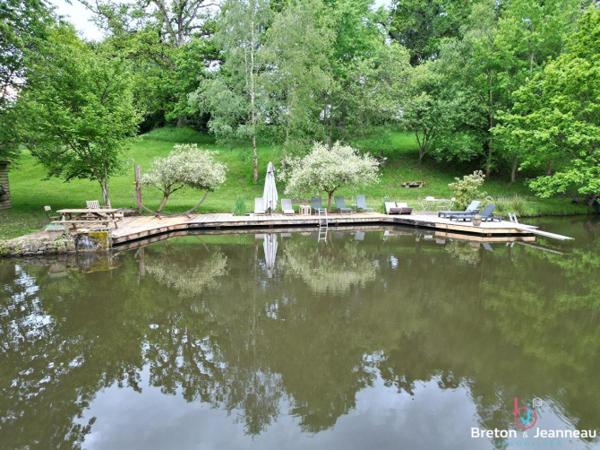 Propriété sur 2 ha 6 avec plan d'eau