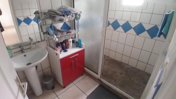 Maison F3 (2009) de 80 m² habitables sur 238 m² de terrain. Ravine des Cabris (97410)