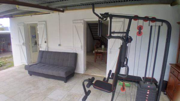 Maison F3 (2009) de 80 m² habitables sur 238 m² de terrain. Ravine des Cabris (97410)