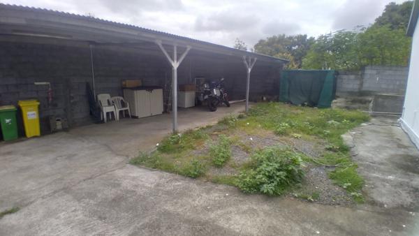 Maison F3 (2009) de 80 m² habitables sur 238 m² de terrain. Ravine des Cabris (97410)