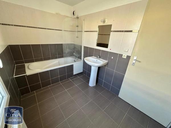 Appartement à louer 3 pièces 59.2m² Ollioules (83190)
