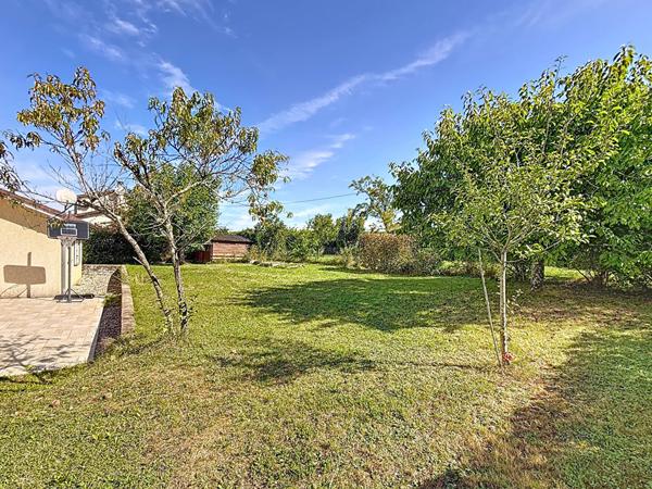 Belle Maison spacieuse et lumineuse, sur un terrain de 1302m² avec piscine !